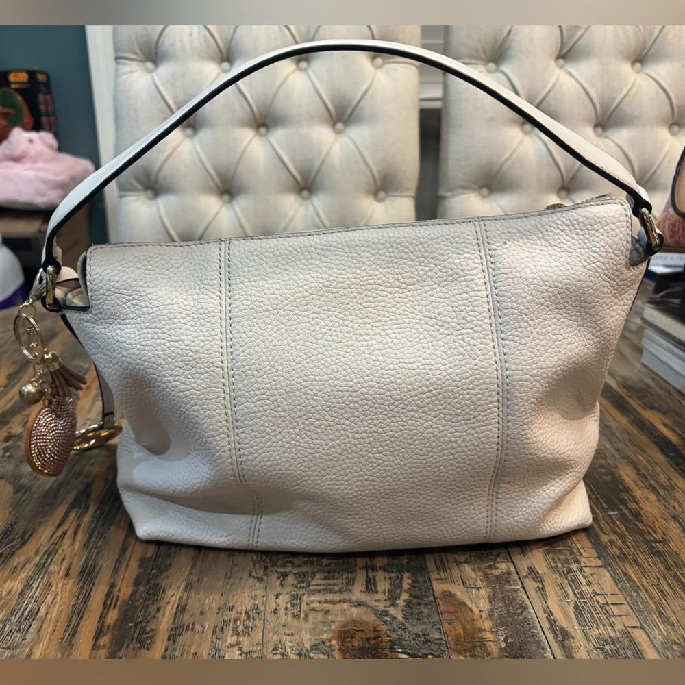 MICHAEL KORS Brooke Cream Medium Pebbled
Leather Bag - Picture 5 of 11